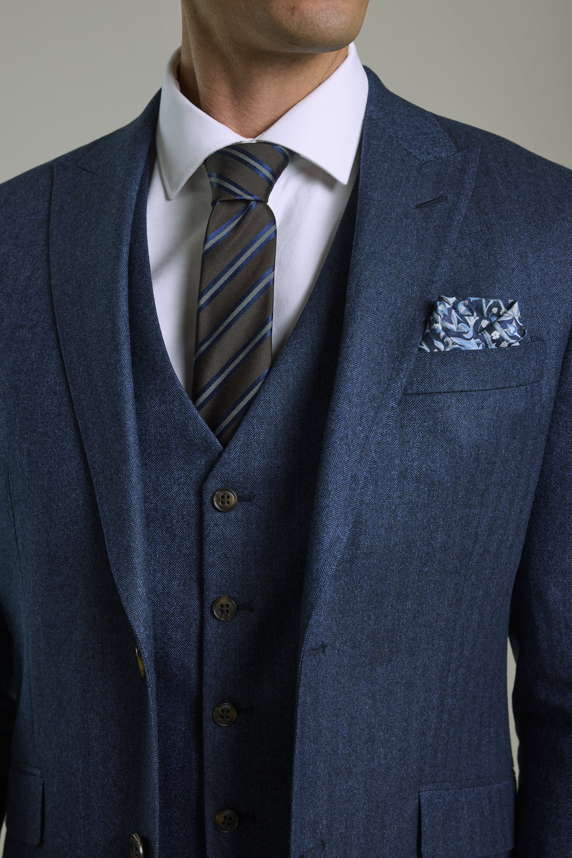 Hasting Herringbone Waistcoat - Image 5